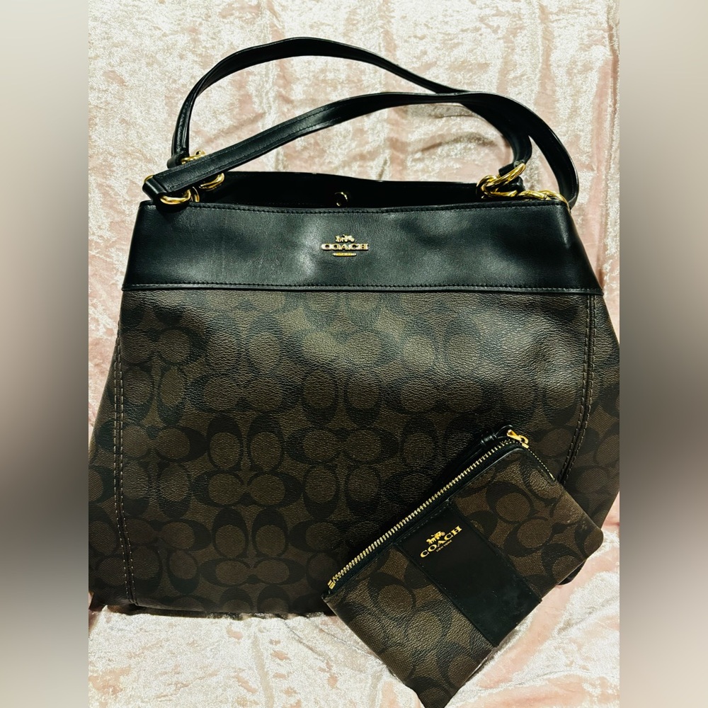 Michael Kors handbag used once, in good condition